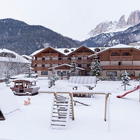 Hotel Sella Ronda Serenella Campitello di Fassa Eksteriør billede