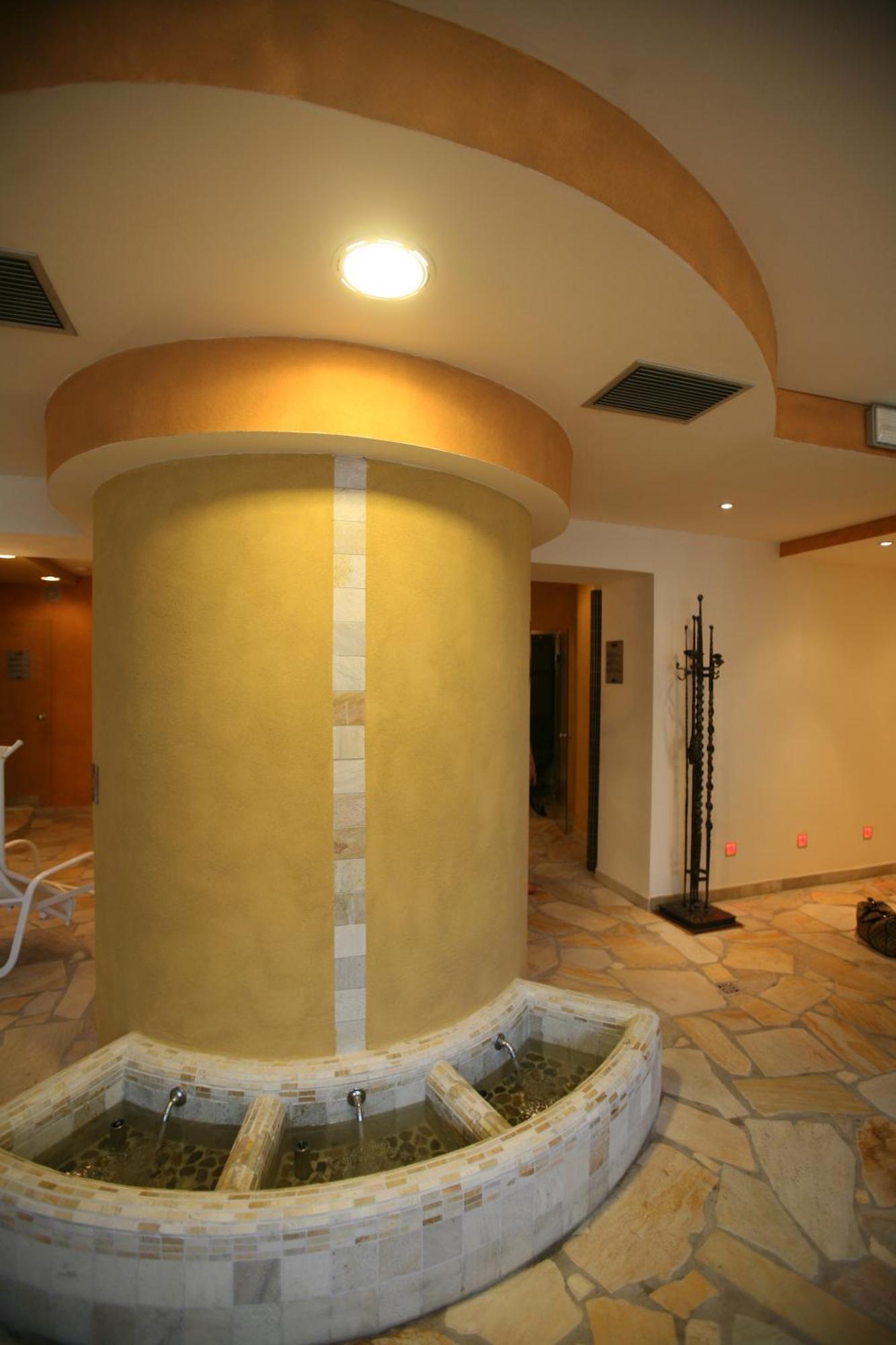 Hotel Sella Ronda Serenella Campitello di Fassa Eksteriør billede