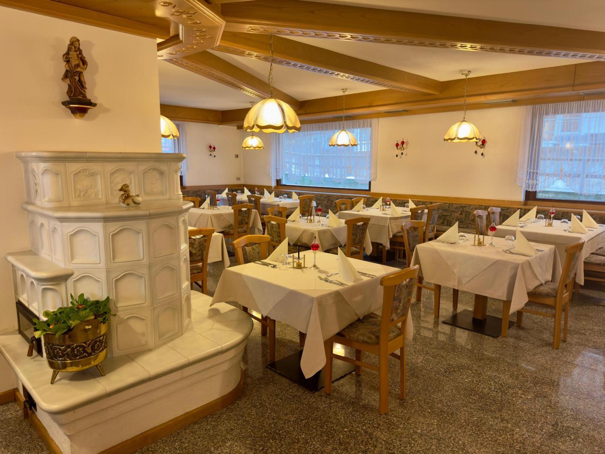 Hotel Sella Ronda Serenella Campitello di Fassa Eksteriør billede